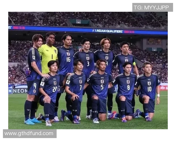 日本足球球星再创佳绩连续破门引爆球迷激情与赛场热潮